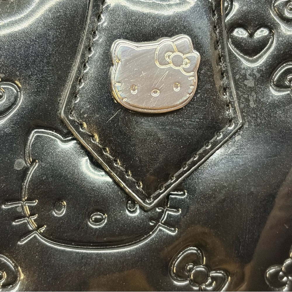 Lounge fly loves Hello Kitty, black patent leather dome handbag from 2012 - Picture 2 of 16